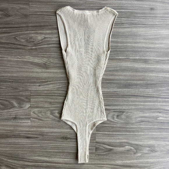 NEW Womens Down A Notch Sweater Knit Bodysuit in Taupe - Picture 6 of 7